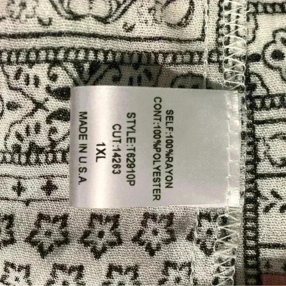 Oddy Womens 1XL Multicolor Blouse Abstract Print Tie Bottom NWT USA Made - Picture 4 of 7